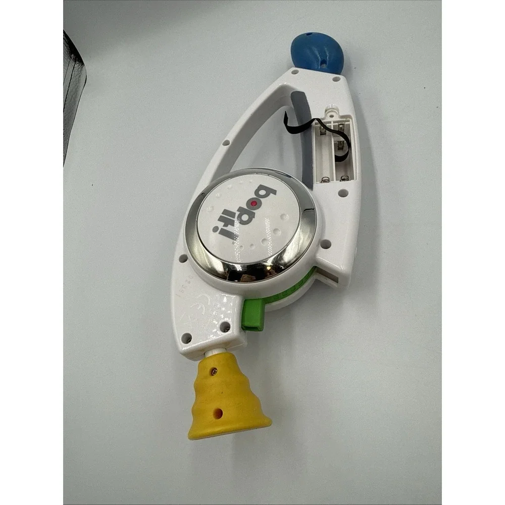 Bop It! White Talking Handheld Game With Shout 2008 Hasbro C-290B